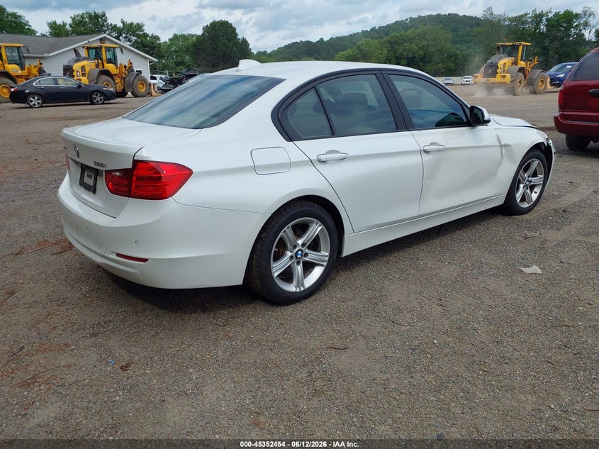 2014 BMW 3er VIN WBA3B3C56EJ978999 IAAI salvage auction — RIGHT FRONT, Salvage (Ohio), sold $1,800 on 2026-07-13 (photo 4)