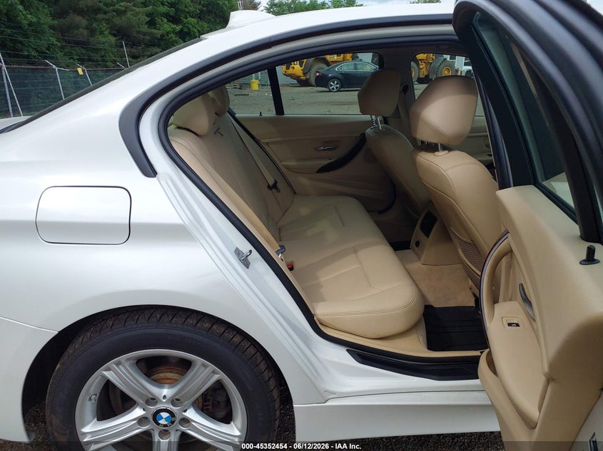 2014 BMW 3er VIN WBA3B3C56EJ978999 IAAI salvage auction — RIGHT FRONT, Salvage (Ohio), sold $1,800 on 2026-07-13 (photo 8)