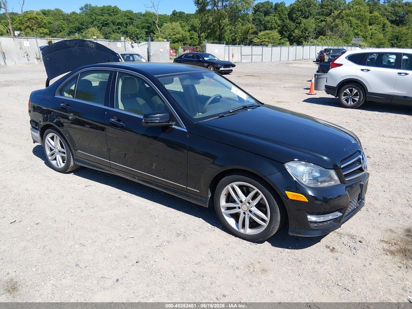 2014 Mercedes-benz VIN WDDGF8AB8EA959696 IAAI salvage auction — REAR END, Salvage Title, sold $1,450 on 2026-07-28 (photo 1)