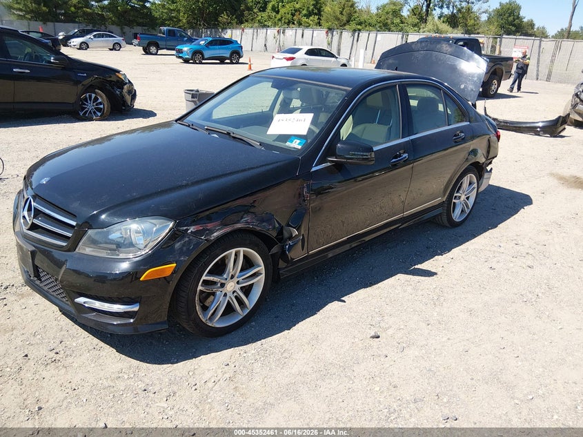 2014 Mercedes-benz VIN WDDGF8AB8EA959696 IAAI salvage auction — REAR END, Salvage Title, sold $1,450 on 2026-07-28 (photo 2)