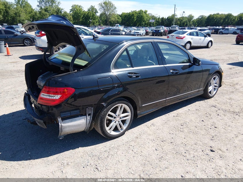 2014 Mercedes-benz VIN WDDGF8AB8EA959696 IAAI salvage auction — REAR END, Salvage Title, sold $1,450 on 2026-07-28 (photo 4)
