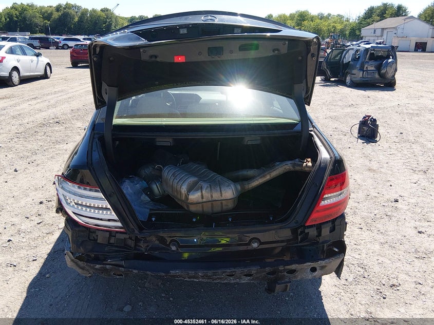 2014 Mercedes-benz VIN WDDGF8AB8EA959696 IAAI salvage auction — REAR END, Salvage Title, sold $1,450 on 2026-07-28 (photo 6)