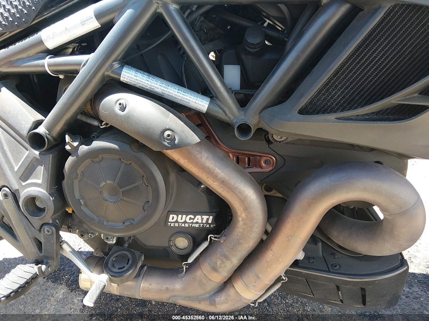 2012 Ducati Diavel VIN ZDM13BLW0CB008698 IAAI salvage auction — LEFT FRONT, Salvage (Colorado), sold $825 on 2026-07-28 (photo 8)