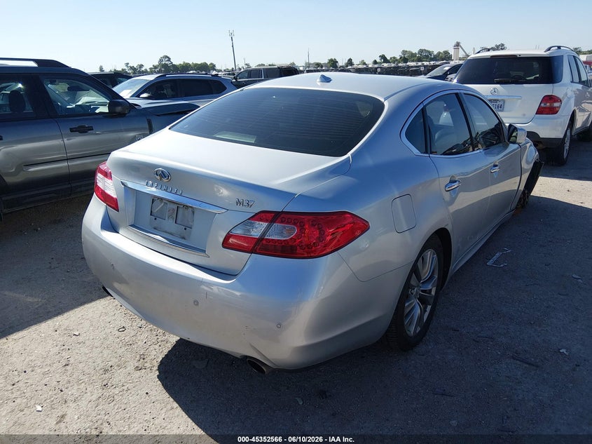 2013 Infiniti M VIN JN1BY1AP6DM511295 IAAI salvage auction — SIDE, Salvage (Texas), sold $125 on 2026-07-28 (photo 4)