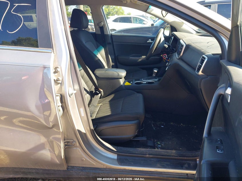 2022 Kia Sportage VIN KNDPM3AC8N7003420 IAAI salvage auction — SIDE, Salvage (Illinois), sold $4,250 on 2026-07-21 (photo 5)