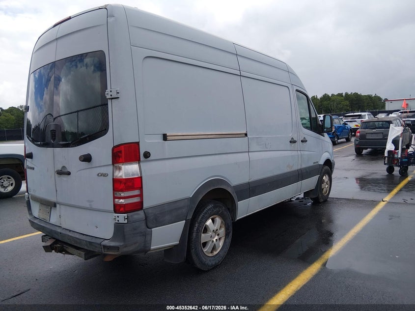 2008 Dodge Sprinter VIN WD0PE745X85305249 IAAI salvage auction — NORMAL WEAR, Clear (South Carolina), sold $300 on 2026-07-29 (photo 4)