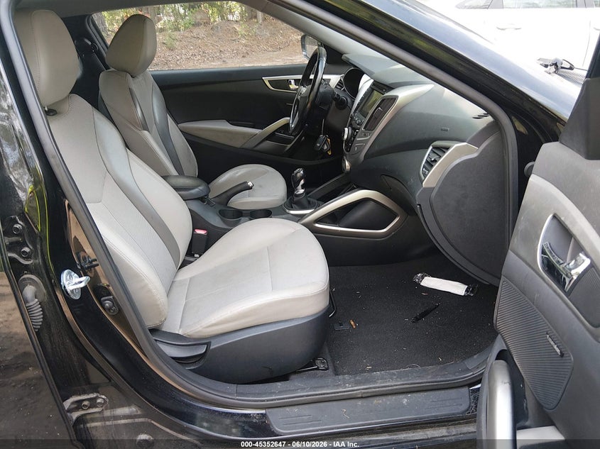 2013 Hyundai Veloster VIN KMHTC6AD6DU092637 IAAI salvage auction — FRONT END, Clear (Virginia), sold $650 on 2026-07-14 (photo 5)