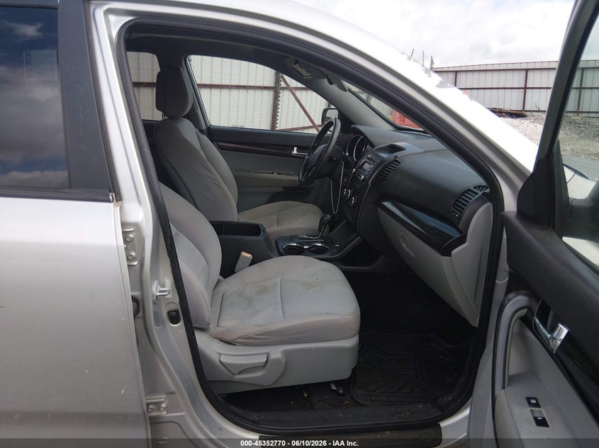 2011 Kia Sorento VIN 5XYKT3A13BG017199 IAAI salvage auction — NORMAL WEAR, Clear (Alabama), sold $775 on 2026-07-23 (photo 5)
