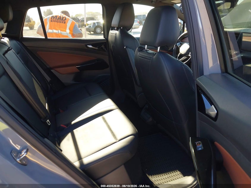 2021 Volkswagen Id.4 VIN WVGUNPE26MP058130 IAAI salvage auction — FRONT END, Salvage Title, sold $9,300 on 2026-07-17 (photo 8)