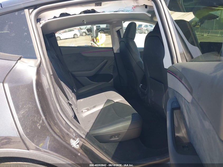 2026 Tesla Model y VIN 7SAYGDEDXTF439331 IAAI salvage auction — FRONT END, Wait Title, sold $18,000 on 2026-07-31 (photo 8)