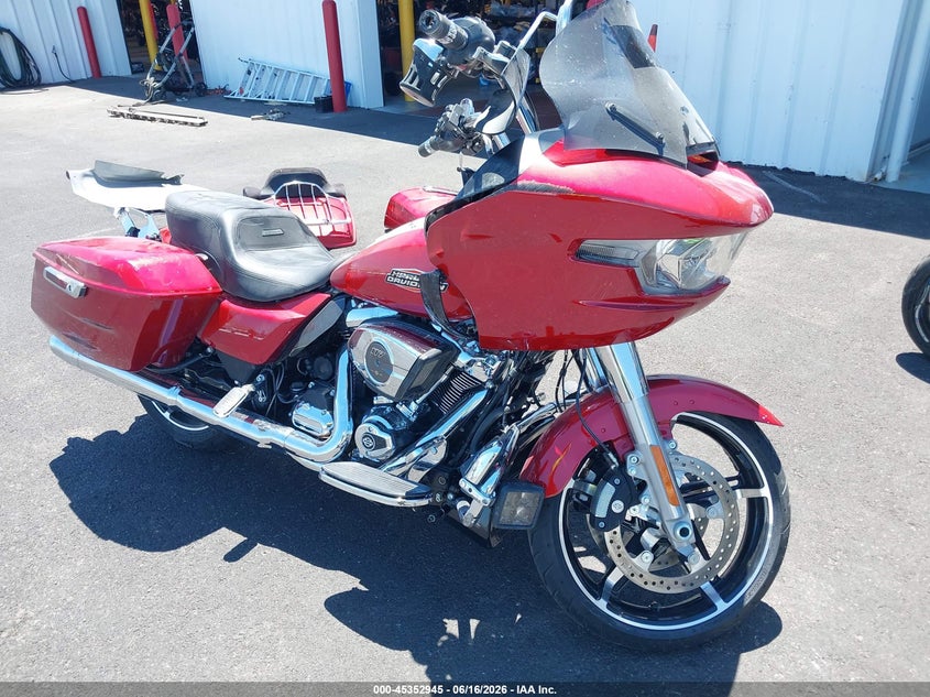 2025 Harley-davidson Road glide VIN 1HD1KH716SB620773 IAAI salvage auction — FRONT & REAR, Salvage Title, sold $9,400 on 2026-07-29 (photo 1)