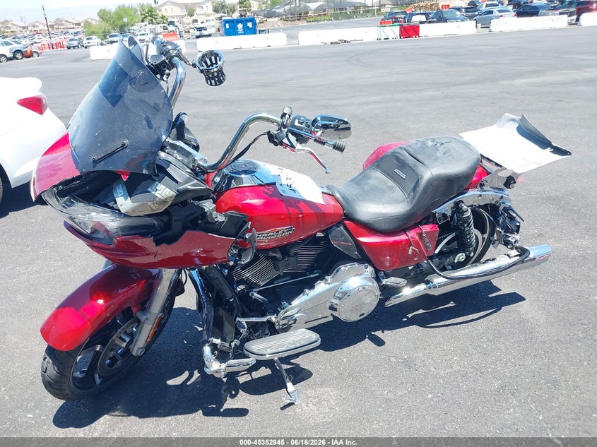 2025 Harley-davidson Road glide VIN 1HD1KH716SB620773 IAAI salvage auction — FRONT & REAR, Salvage Title, sold $9,400 on 2026-07-29 (photo 2)