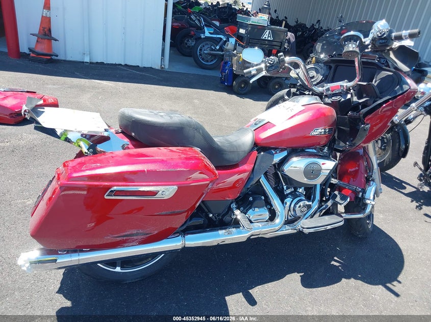 2025 Harley-davidson Road glide VIN 1HD1KH716SB620773 IAAI salvage auction — FRONT & REAR, Salvage Title, sold $9,400 on 2026-07-29 (photo 4)