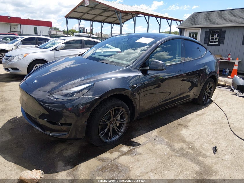 2024 Tesla Model y VIN 7SAYGDED2RF096457 IAAI salvage auction — RIGHT SIDE, Salvage Title, sold $12,000 on 2026-07-30 (photo 2)