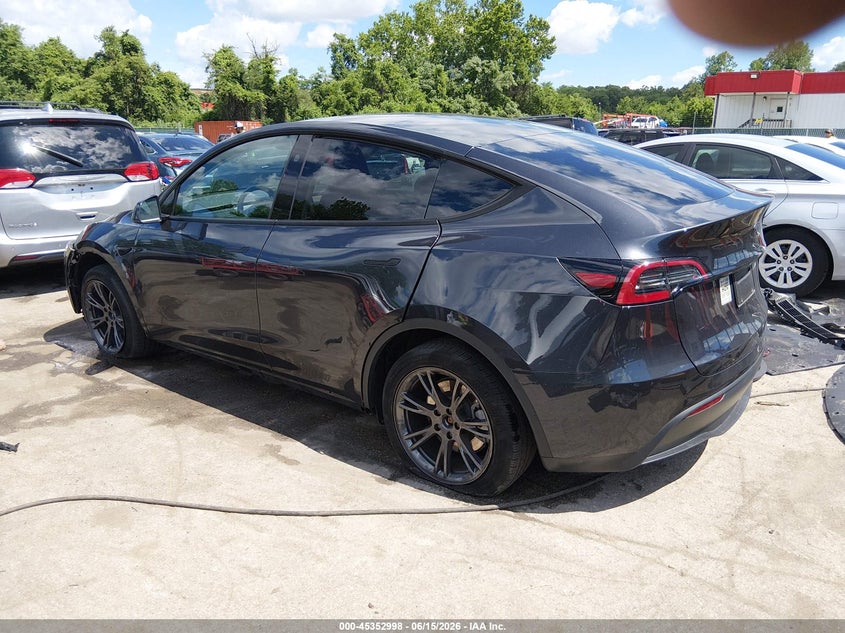 2024 Tesla Model y VIN 7SAYGDED2RF096457 IAAI salvage auction — RIGHT SIDE, Salvage Title, sold $12,000 on 2026-07-30 (photo 3)