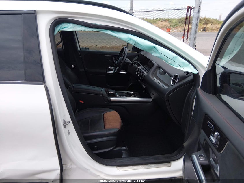 2021 Mercedes-benz Gla-klasse VIN W1N4N4HB4MJ193066 IAAI salvage auction — SIDE, Salvage Title, sold $9,600 on 2026-08-01 (photo 5)