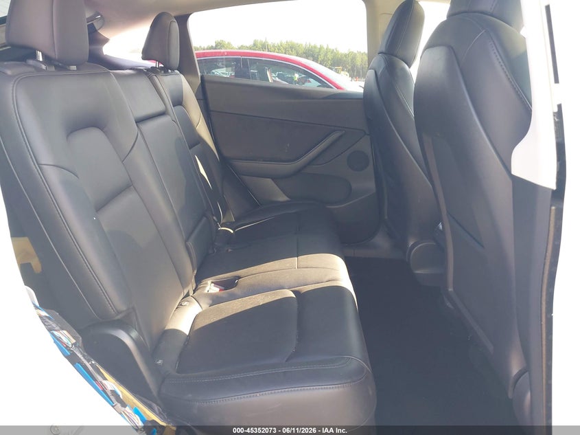 2020 Tesla Model y VIN 5YJYGDEE3LF045773 IAAI salvage auction — REAR END, Salvage Title, sold $5,900 on 2026-07-31 (photo 8)