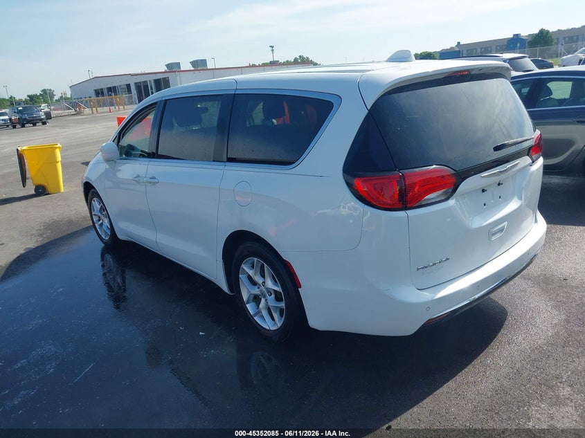 2018 Chrysler Pacifica VIN 2C4RC1FG4JR125759 IAAI salvage auction — RIGHT FRONT, Salvage Title, sold $3,350 on 2026-07-30 (photo 3)