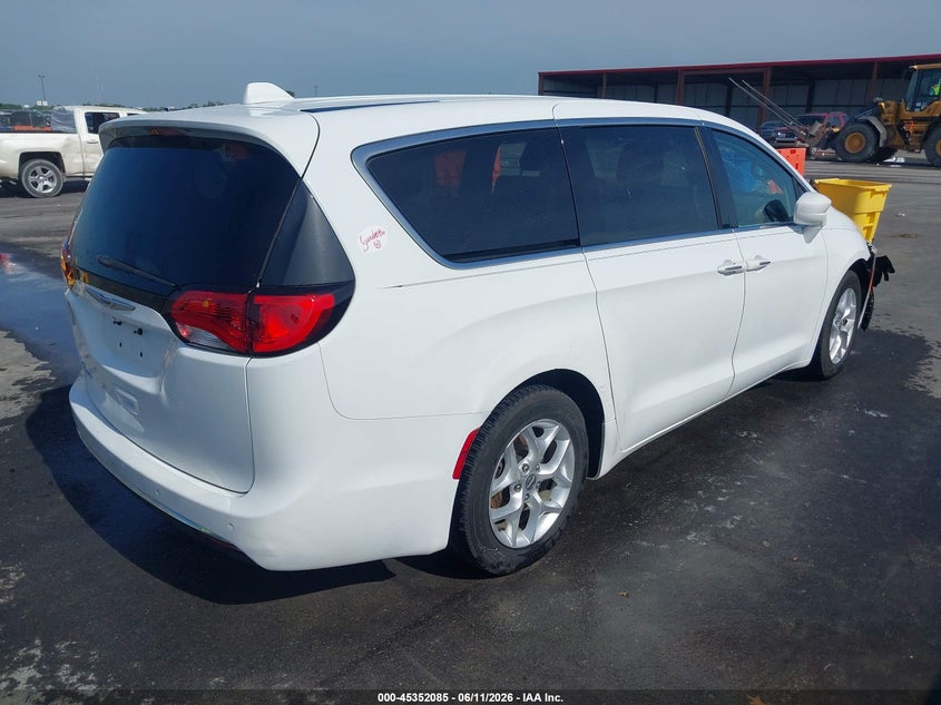 2018 Chrysler Pacifica VIN 2C4RC1FG4JR125759 IAAI salvage auction — RIGHT FRONT, Salvage Title, sold $3,350 on 2026-07-30 (photo 4)