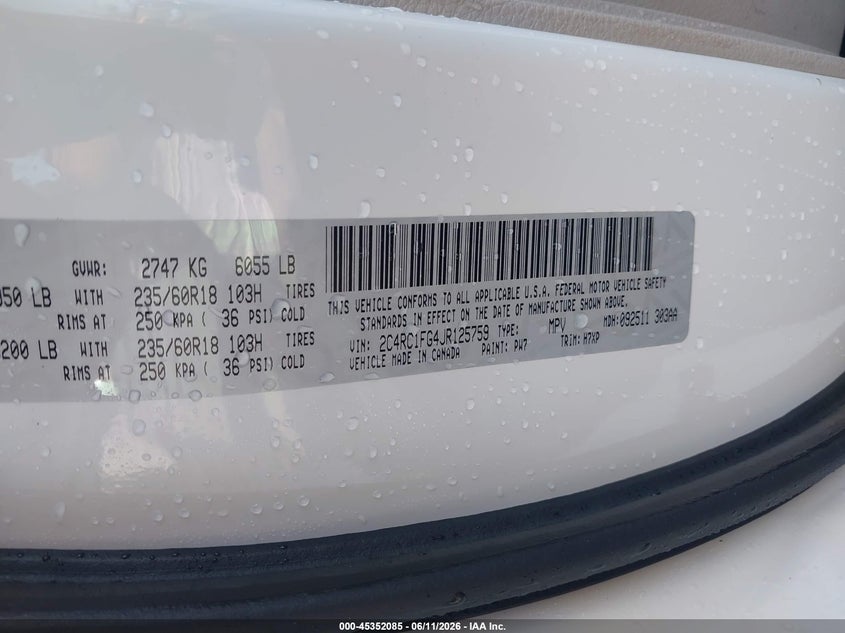 2018 Chrysler Pacifica VIN 2C4RC1FG4JR125759 IAAI salvage auction — RIGHT FRONT, Salvage Title, sold $3,350 on 2026-07-30 (photo 9)