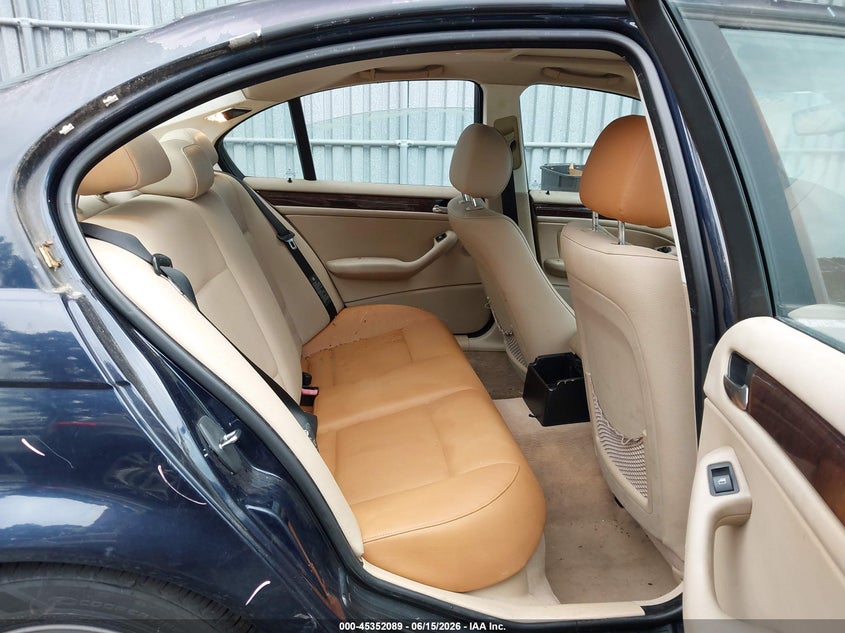 2005 BMW 3 series VIN WBAEU33405PF63641 IAAI salvage auction — FRONT END, Salvage (New Jersey), sold $400 on 2026-07-15 (photo 8)