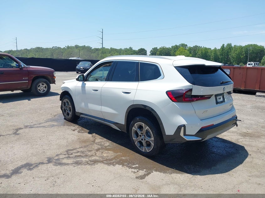 2026 BMW X1 VIN WBX73EF06T5524533 IAAI salvage auction — FRONT END, Salvage Title, sold $11,900 on 2026-07-29 (photo 3)