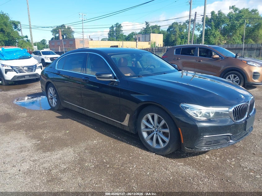 2019 BMW 7er VIN WBA7E4C51KGV28409 IAAI salvage auction — REAR END, Clear (Michigan), sold $4,625 on 2026-07-30 (photo 1)