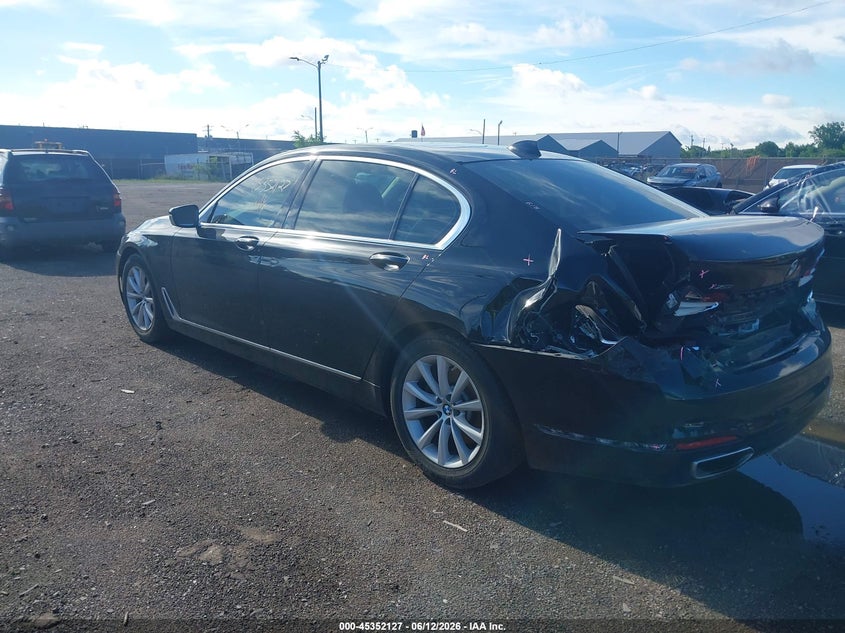 2019 BMW 7er VIN WBA7E4C51KGV28409 IAAI salvage auction — REAR END, Clear (Michigan), sold $4,625 on 2026-07-30 (photo 3)