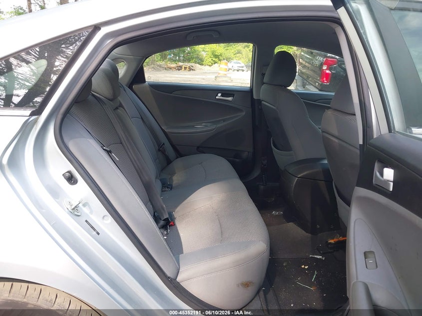 2013 Hyundai Sonata VIN 5NPEB4AC1DH518675 IAAI salvage auction — NORMAL WEAR, Clear (Virginia), sold $475 on 2026-07-18 (photo 8)