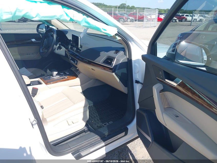 2018 Audi Q5 VIN WA1BNAFY4J2106058 IAAI salvage auction — RIGHT SIDE, Salvage (Oklahoma), sold $5,850 on 2026-07-21 (photo 5)