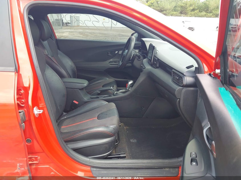 2019 Hyundai Veloster VIN KMHTH6AB4KU015682 IAAI salvage auction — RIGHT SIDE, Salvage (Indiana), sold $2,550 on 2026-07-14 (photo 5)