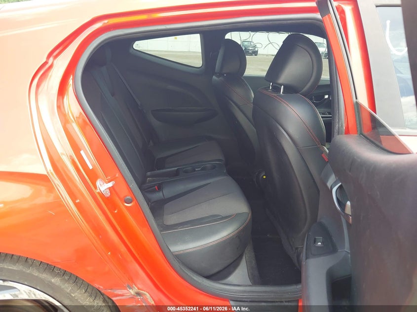 2019 Hyundai Veloster VIN KMHTH6AB4KU015682 IAAI salvage auction — RIGHT SIDE, Salvage (Indiana), sold $2,550 on 2026-07-14 (photo 8)