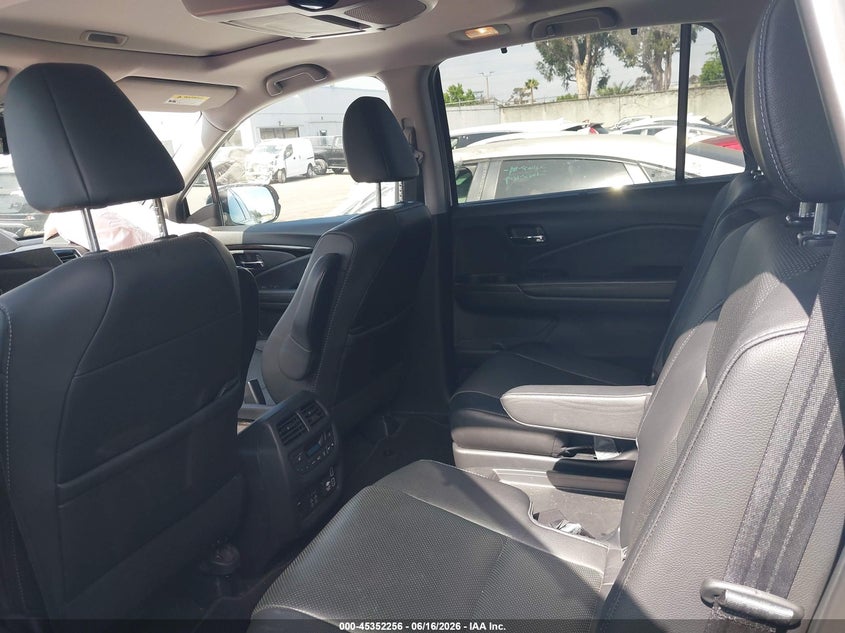 2020 Honda Pilot VIN 5FNYF6H05LB019884 IAAI salvage auction — LEFT FRONT, Salvage Title, sold $7,500 on 2026-07-29 (photo 8)