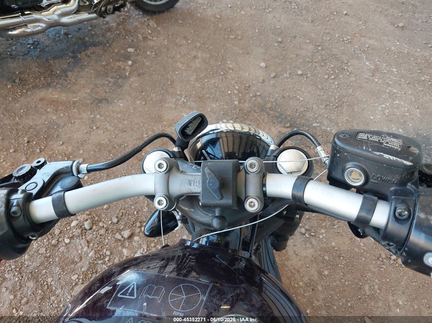 2018 Triumph motorcycle Bonneville VIN SMTD42HL5JT841202 IAAI salvage auction — SIDE, Salvage (Utah), sold $1,050 on 2026-07-28 (photo 7)