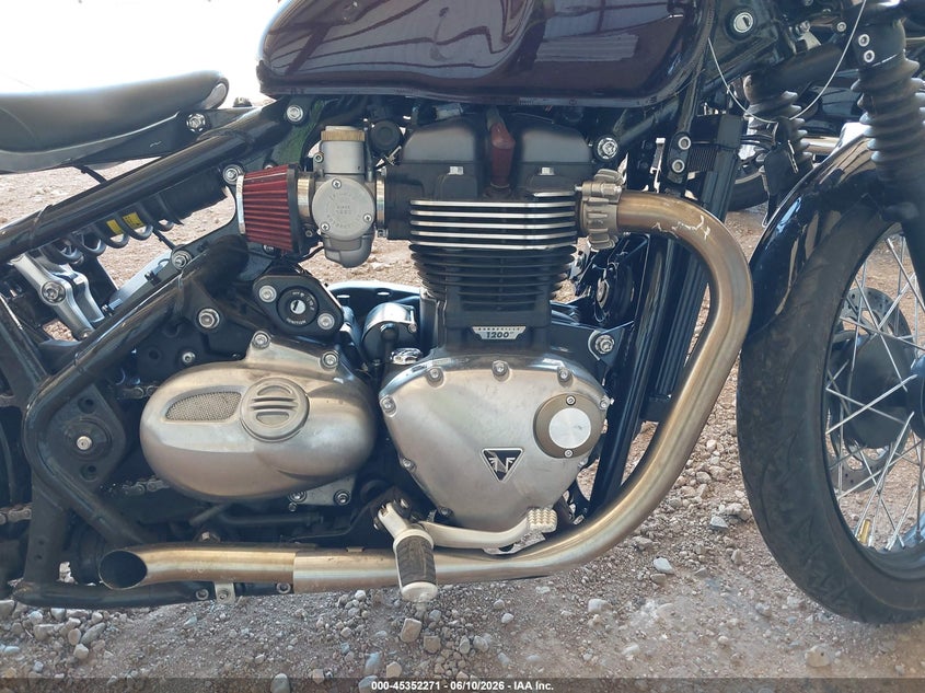 2018 Triumph motorcycle Bonneville VIN SMTD42HL5JT841202 IAAI salvage auction — SIDE, Salvage (Utah), sold $1,050 on 2026-07-28 (photo 8)