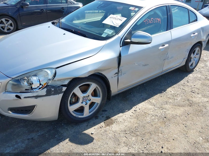 2012 Volvo S60 VIN YV1622FS1C2114584 IAAI salvage auction — LEFT SIDE, Salvage Title, sold $425 on 2026-07-14 (photo 6)