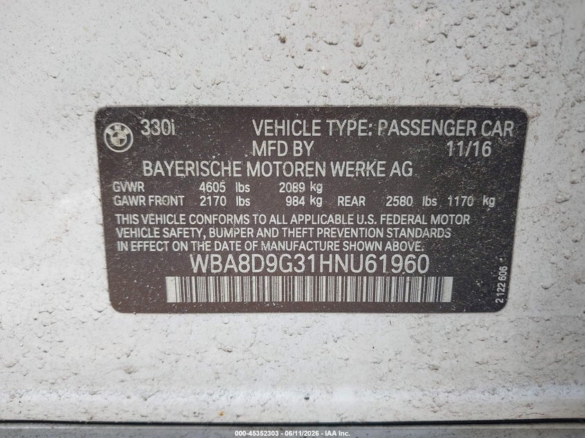 2017 BMW 3er VIN WBA8D9G31HNU61960 IAAI salvage auction — REAR END, Salvage (Massachusetts), sold $5,700 on 2026-07-11 (photo 9)