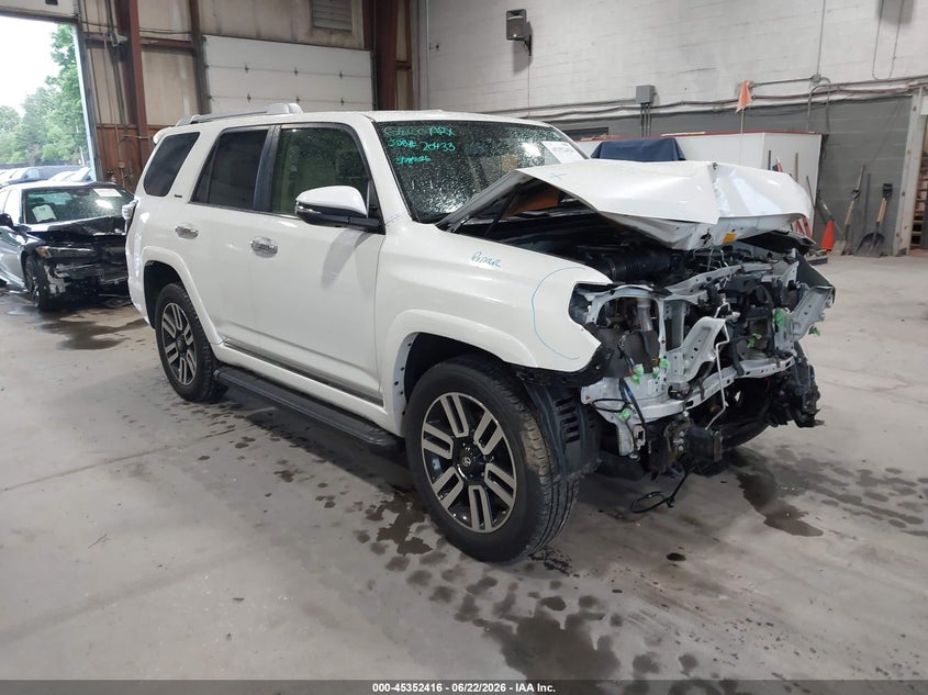 2016 Toyota 4runner VIN JTEBU5JR5G5322715 IAAI salvage auction — FRONT END, Salvage Title, sold $17,000 on 2026-07-15 (photo 1)