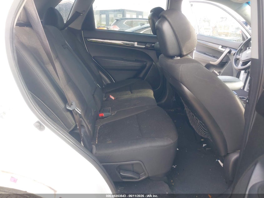 2015 Kia Sorento VIN 5XYKT3A62FG628679 IAAI salvage auction — REAR END, Rebuildable (Florida), sold $975 on 2026-07-07 (photo 8)