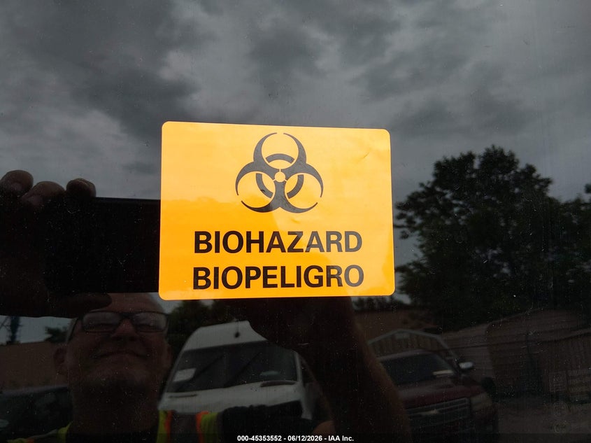 2015 Chevrolet Silverado VIN 1GC1KWE82FF196304 IAAI salvage auction — BIOHAZARD/CHEMICAL, Salvage Title, sold $4,450 on 2026-08-02 (photo 7)