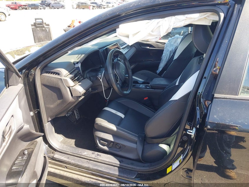 2025 Toyota Camry VIN 4T1DAACK2SU593983 IAAI salvage auction — RIGHT SIDE, Salvage Title, sold $9,200 on 2026-07-29 (photo 5)