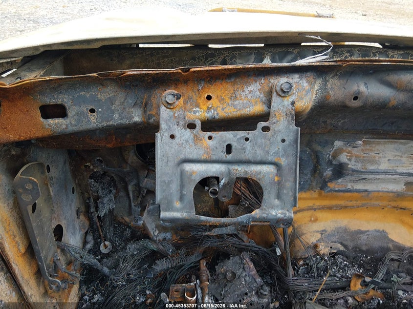 2005 Jeep Liberty (north america) VIN 1J4GL48KX5W614037 IAAI salvage auction — TOTAL BURN, Salvage (West Virginia), sold $50 on 2026-07-19 (photo 7)