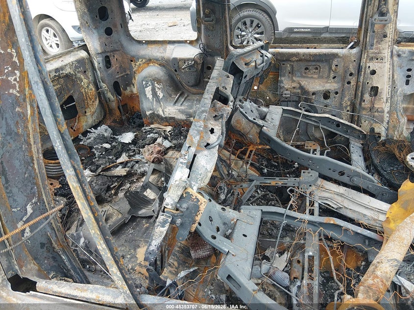 2005 Jeep Liberty (north america) VIN 1J4GL48KX5W614037 IAAI salvage auction — TOTAL BURN, Salvage (West Virginia), sold $50 on 2026-07-19 (photo 8)