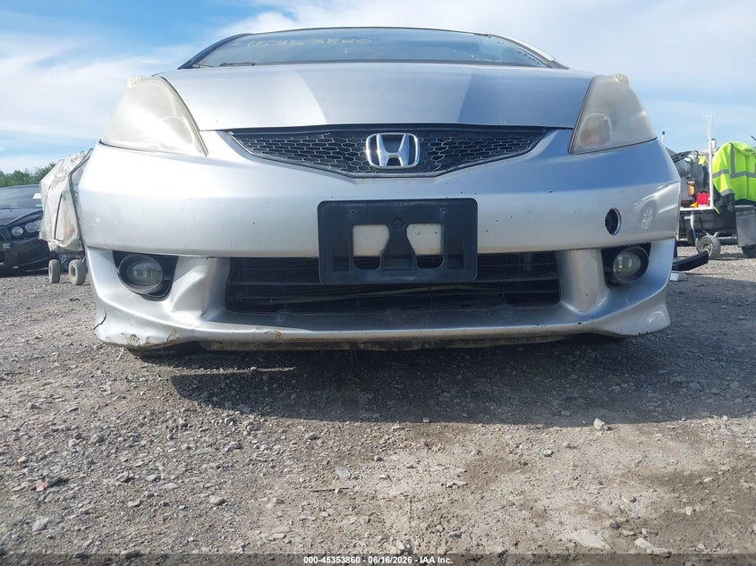 2011 Honda Fit VIN JHMGE8H57BC017392 IAAI salvage auction — NORMAL WEAR, Clear (New York), sold $425 on 2026-07-23 (photo 6)