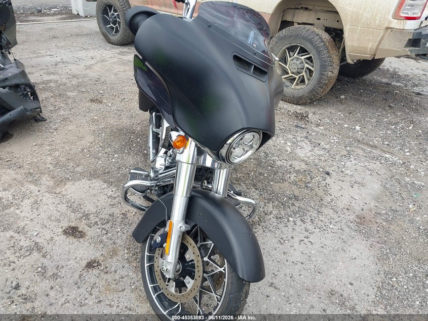 2022 Harley-davidson Street glide VIN 1HD1KRP11NB669468 IAAI salvage auction — INTERIOR BURN, Clear (Oklahoma), sold $7,000 on 2026-08-04 (photo 5)