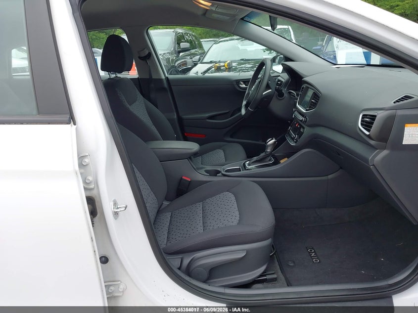 2018 Hyundai Ioniq hybrid VIN KMHC65LC6JU075791 IAAI salvage auction — NORMAL WEAR, Sf97 (Kentucky), sold $11,500 on 2026-07-15 (photo 5)