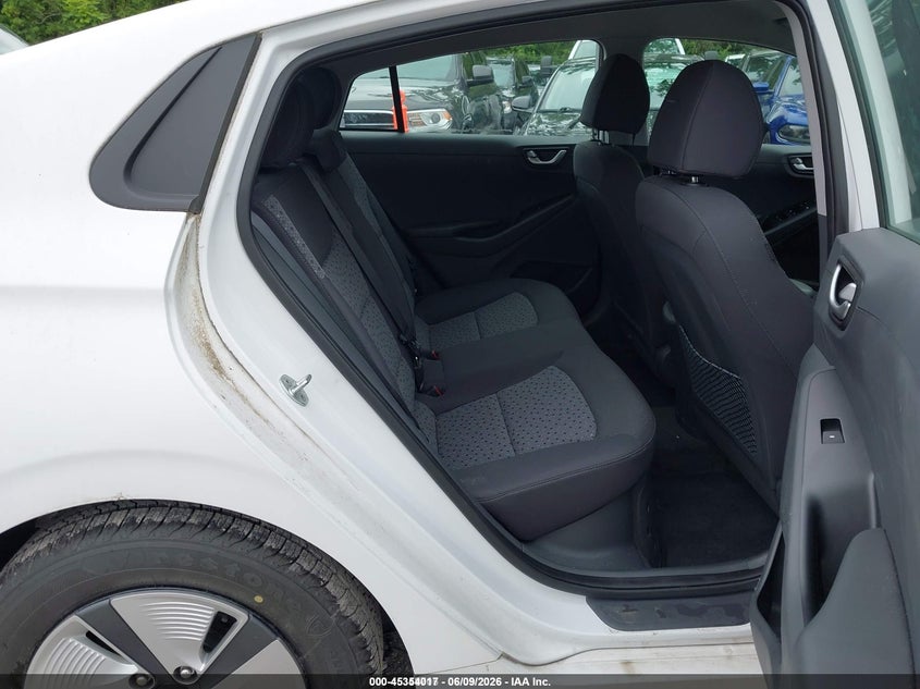 2018 Hyundai Ioniq hybrid VIN KMHC65LC6JU075791 IAAI salvage auction — NORMAL WEAR, Sf97 (Kentucky), sold $11,500 on 2026-07-15 (photo 8)