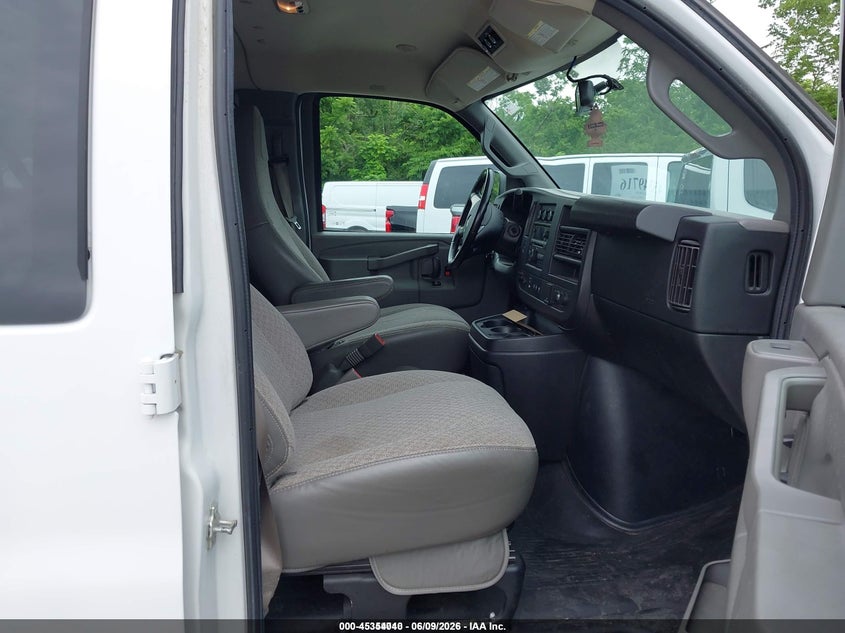2017 Chevrolet Express 2500 VIN 1GAWGEFF1H1288897 IAAI salvage auction — NORMAL WEAR, Sf97 (Kentucky), sold $16,900 on 2026-07-15 (photo 5)
