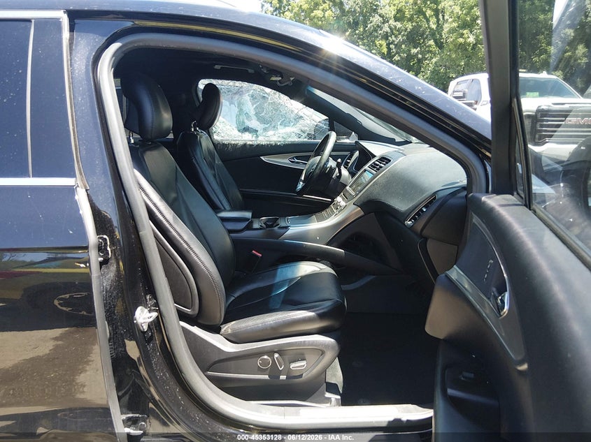 2016 Lincoln Mkx VIN 2LMTJ6KR8GBL55158 IAAI salvage auction — THEFT, Salvage (Kansas), sold $1,600 on 2026-07-12 (photo 5)