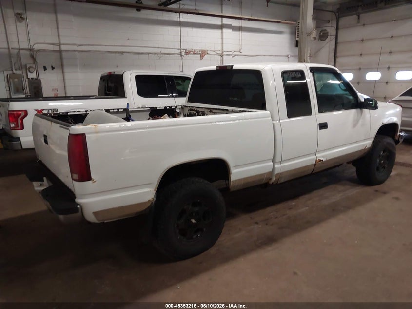 1998 Chevrolet S-10 pickup VIN 2GCEK19R1W1102329 IAAI salvage auction — NORMAL WEAR, Clear (Minnesota), sold $350 on 2026-07-08 (photo 4)